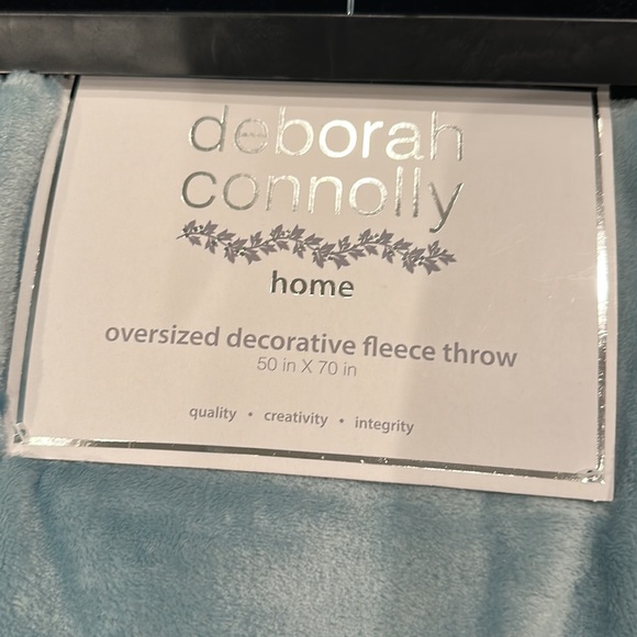 Brand new Deborah Connolly Christmas oversized decorative fleece blanket - Picture 3 of 6